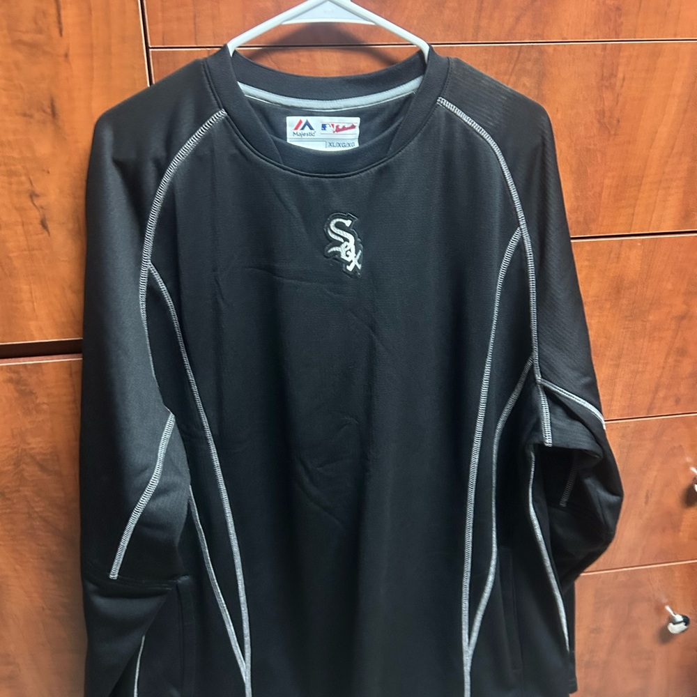 Majestic Black and Gray Sports Pullover